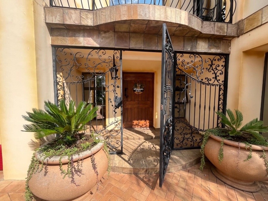 5 Bedroom Property for Sale in Christiana North West